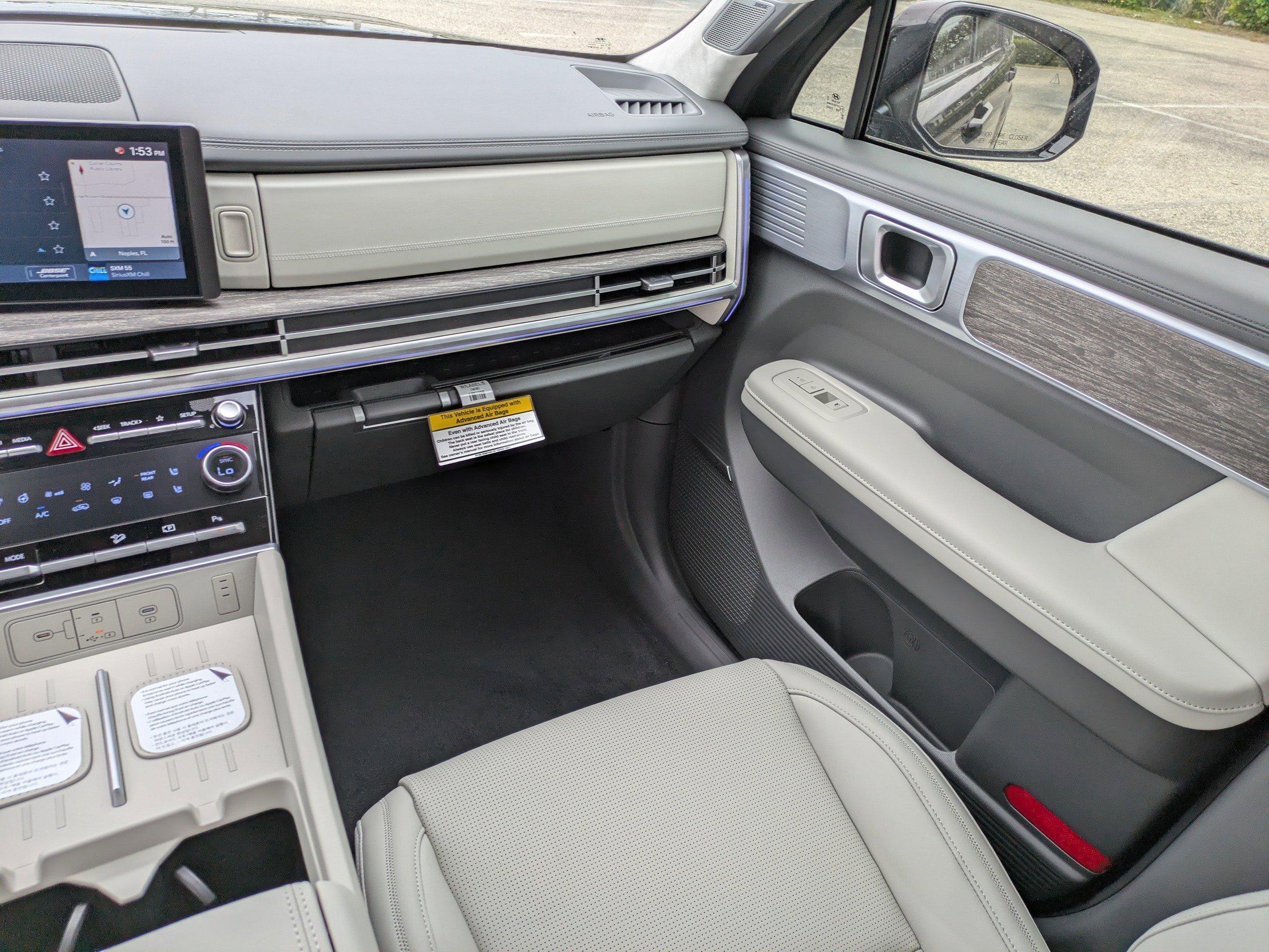 Hyundai Santa Fe Hybrid Calligraphy Front Wheel Drive Sport Utility - Thumbnail 13