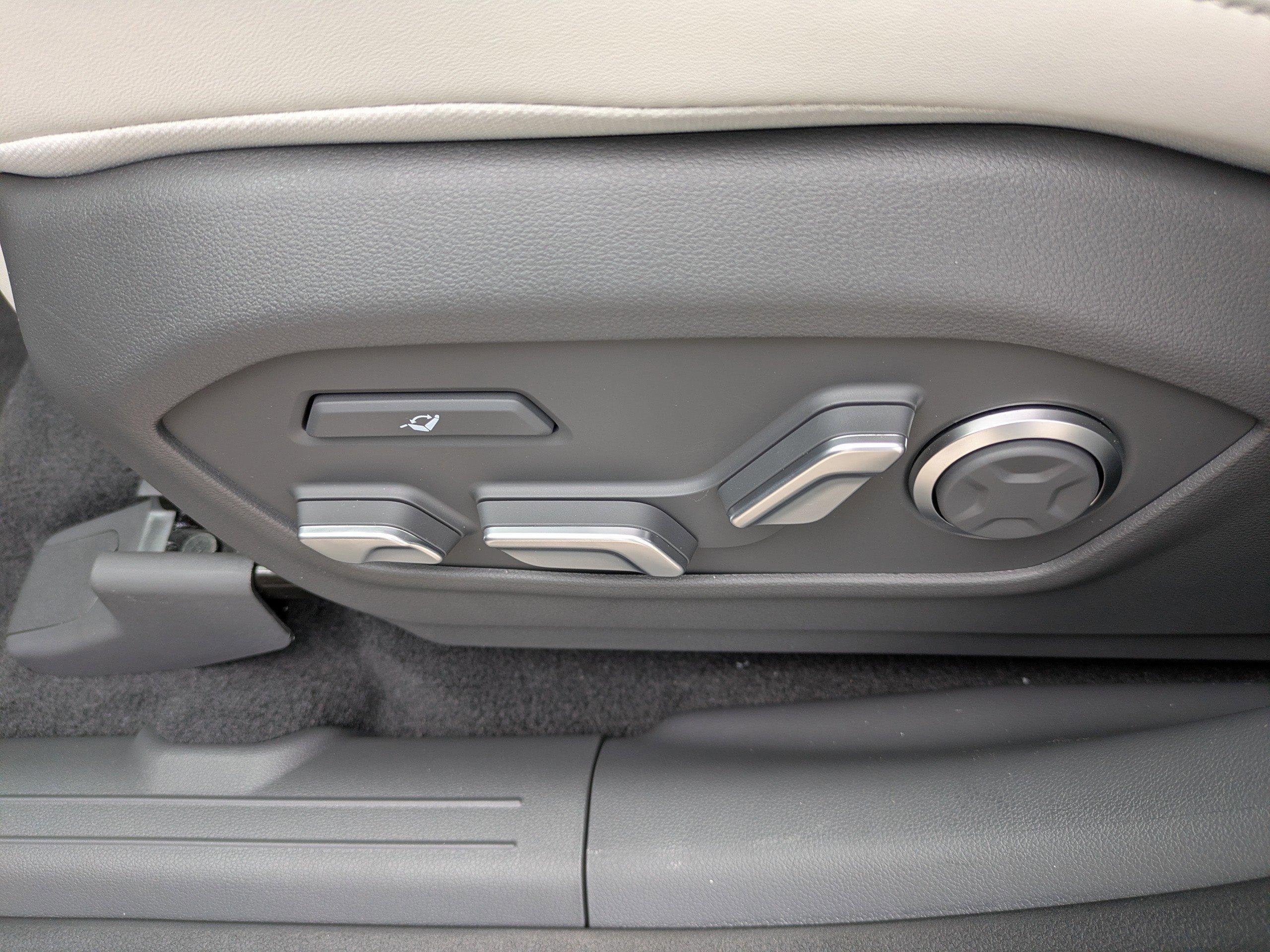 Hyundai Santa Fe Hybrid Calligraphy Front Wheel Drive Sport Utility - Thumbnail 19