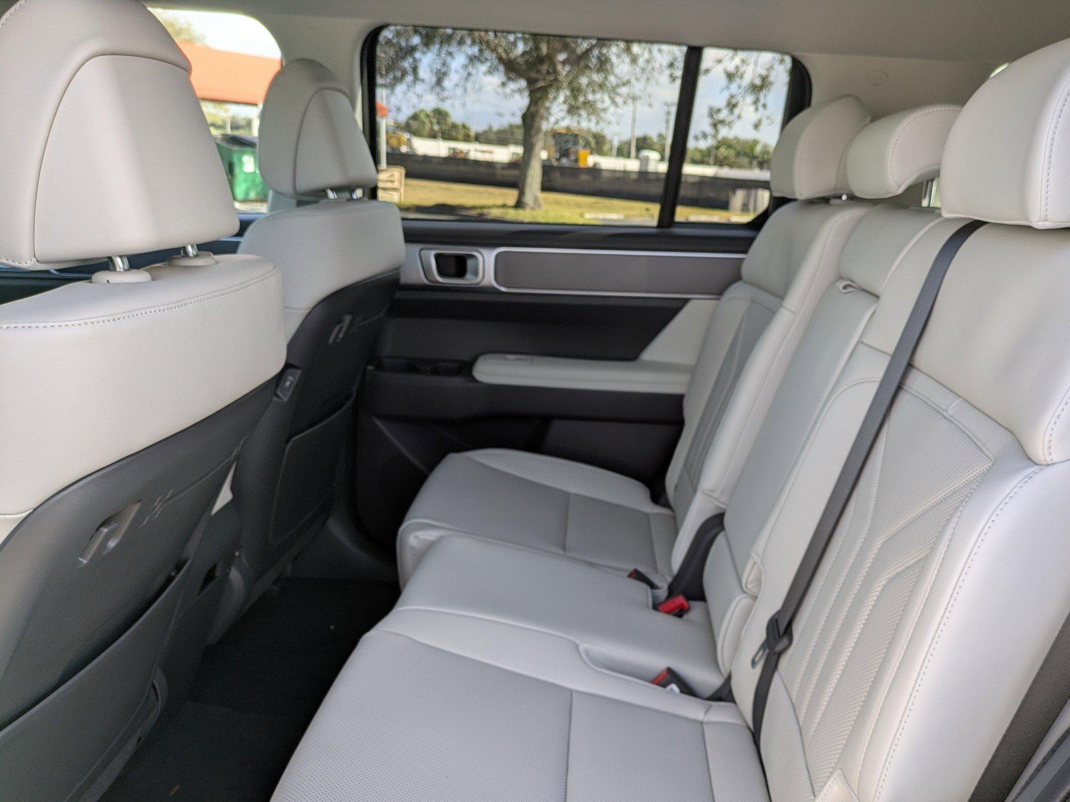 Hyundai Santa Fe Hybrid Sel Front Wheel Drive Sport Utility - Thumbnail 16