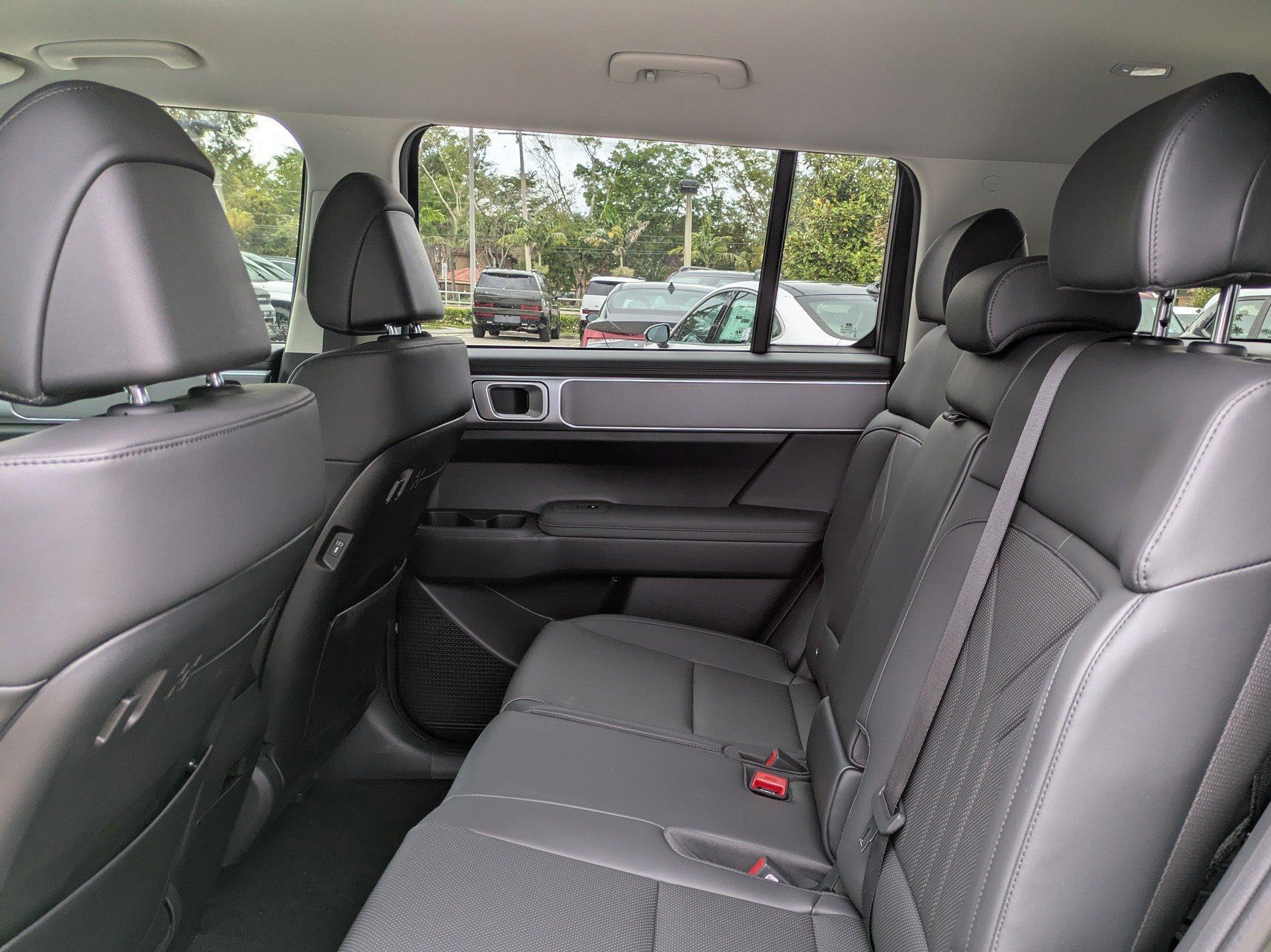 Hyundai Santa Fe Hybrid Sel Front Wheel Drive Sport Utility - Thumbnail 16