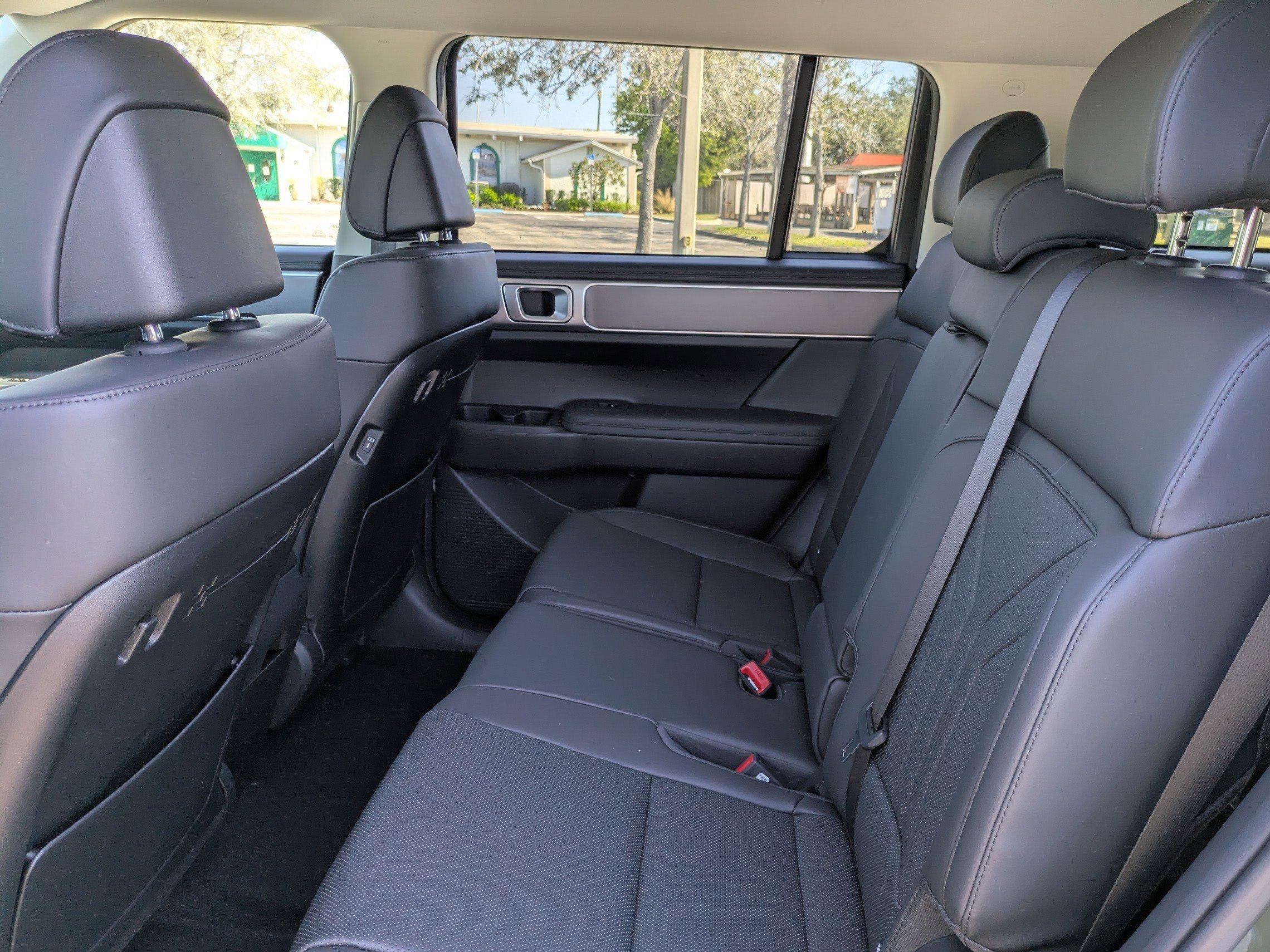 Hyundai Santa Fe Hybrid Sel Front Wheel Drive Sport Utility - Thumbnail 16