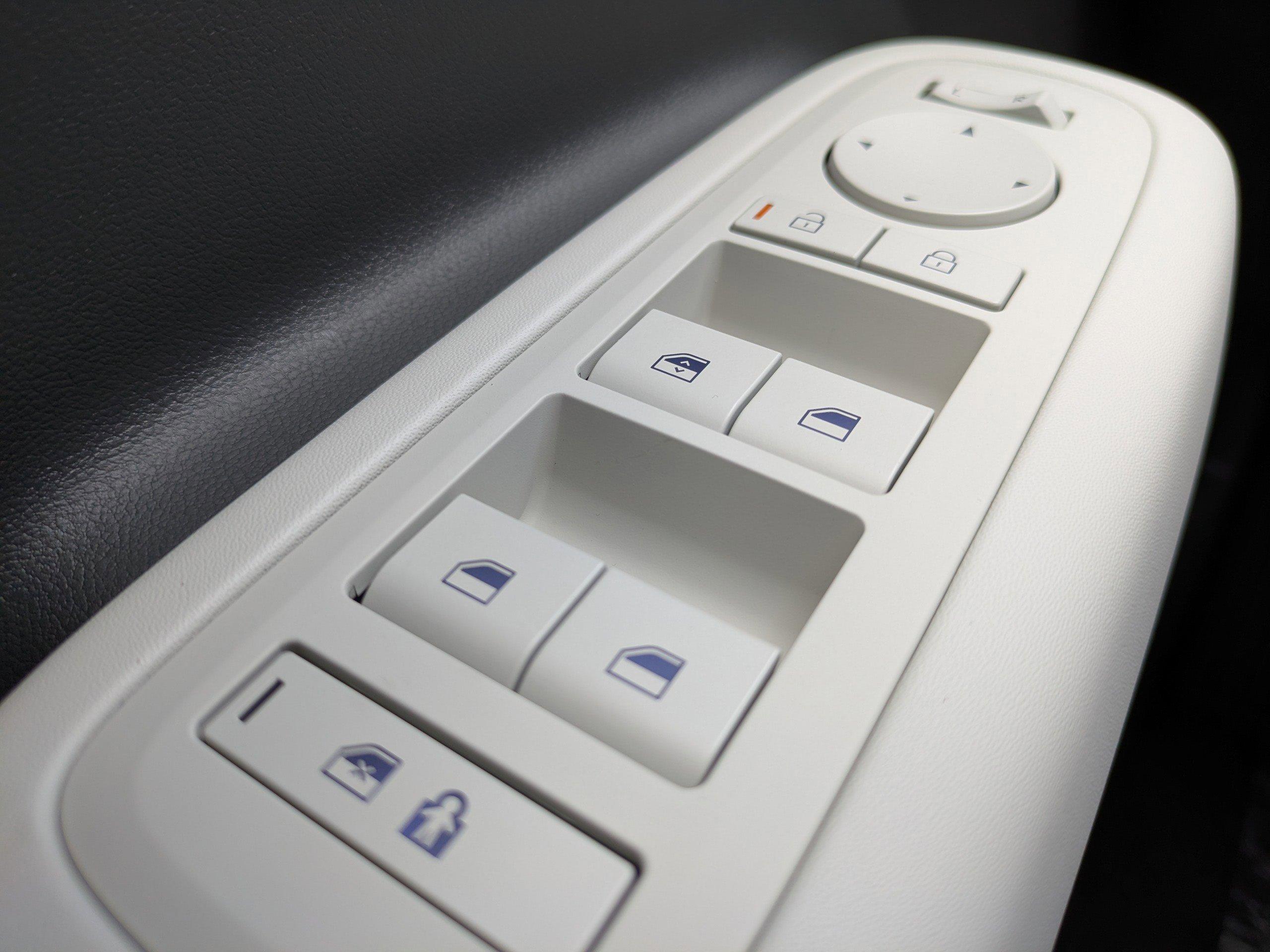 Hyundai Santa Fe Hybrid Se Front Wheel Drive Sport Utility - Thumbnail 18