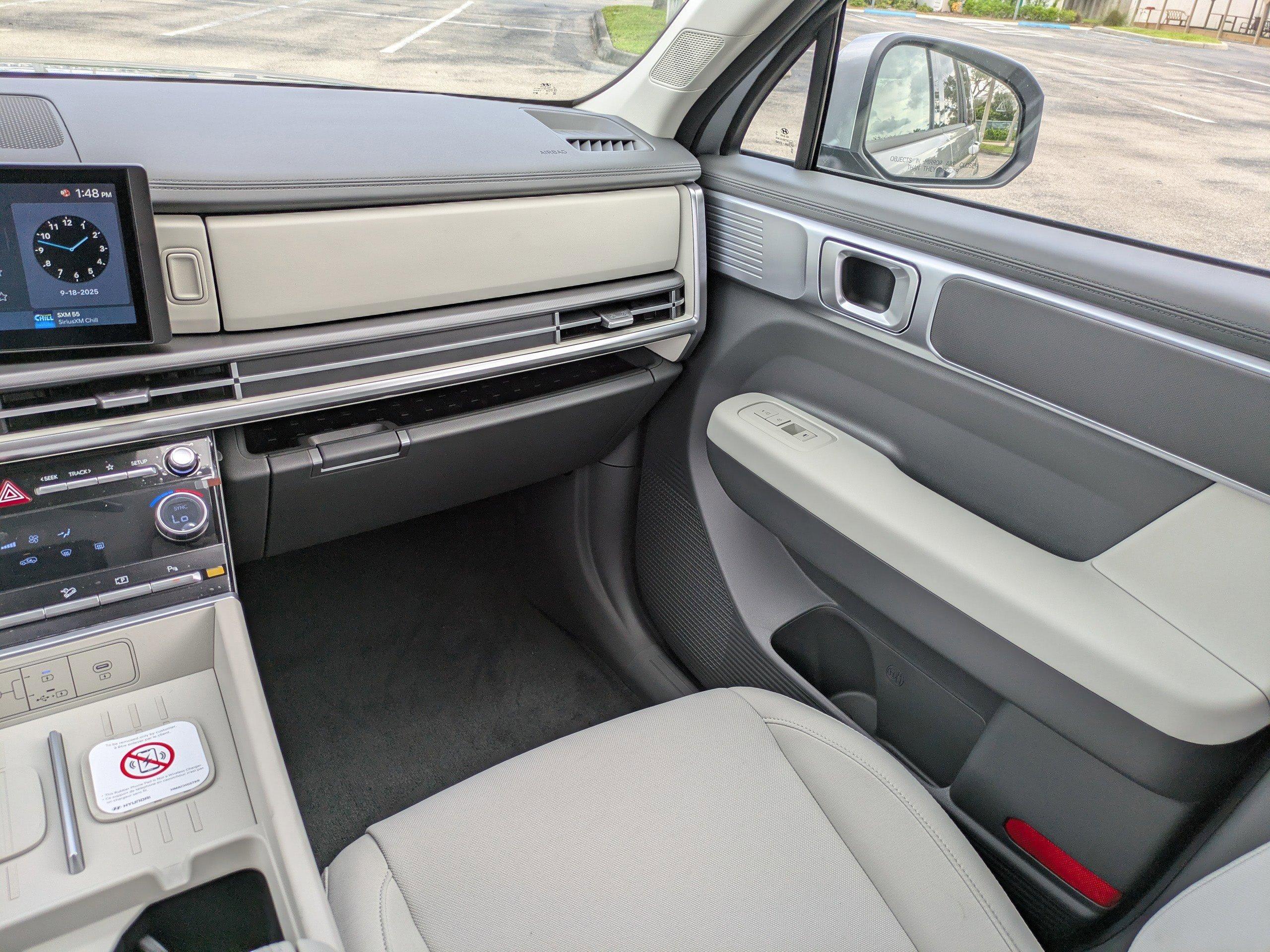 Hyundai Santa Fe Hybrid Se Front Wheel Drive Sport Utility - Thumbnail 12