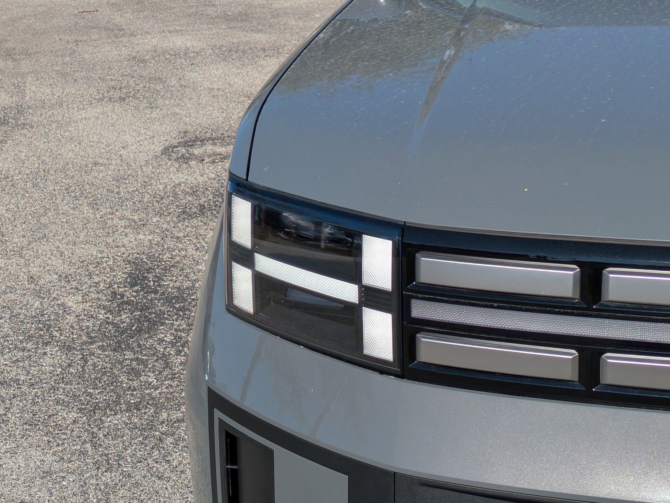 Hyundai Santa Fe Hybrid Se Front Wheel Drive Sport Utility - Thumbnail 8