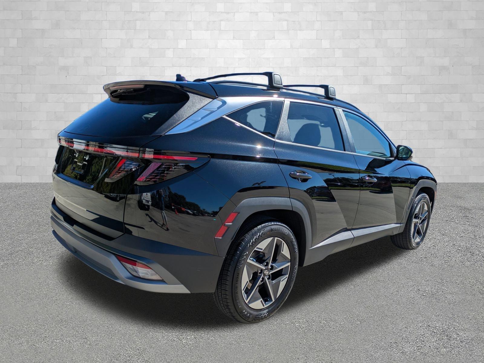 Hyundai Tucson Sel Premium Fwd Front Wheel Drive Sport Utility - Thumbnail 3