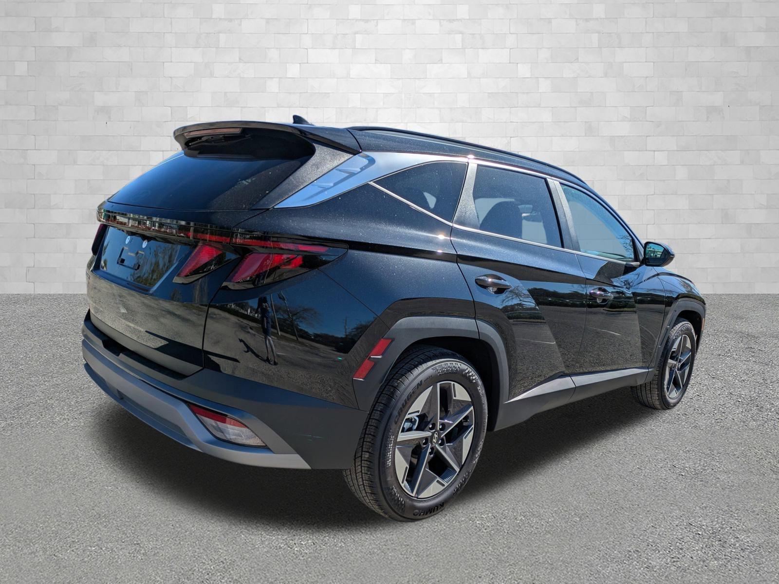 Hyundai Tucson Sel Fwd Front Wheel Drive Sport Utility - Thumbnail 3