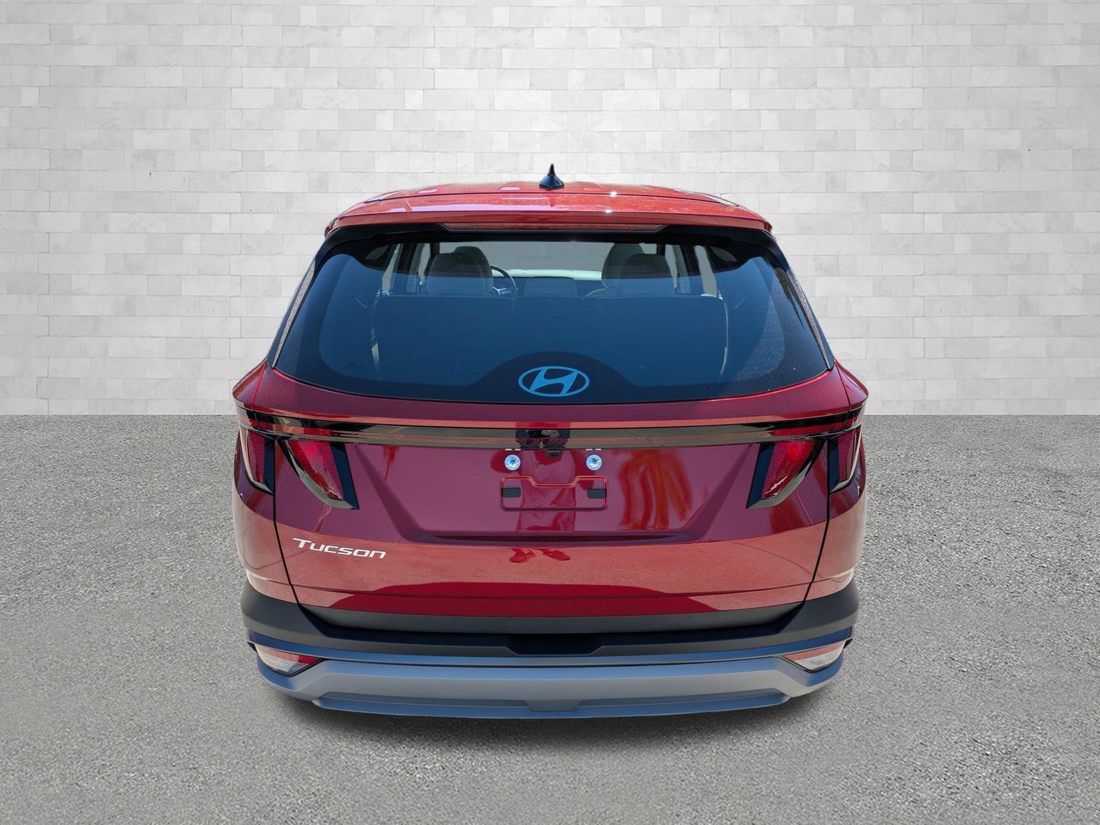 Hyundai Tucson Se Fwd Front Wheel Drive Sport Utility - Thumbnail 4