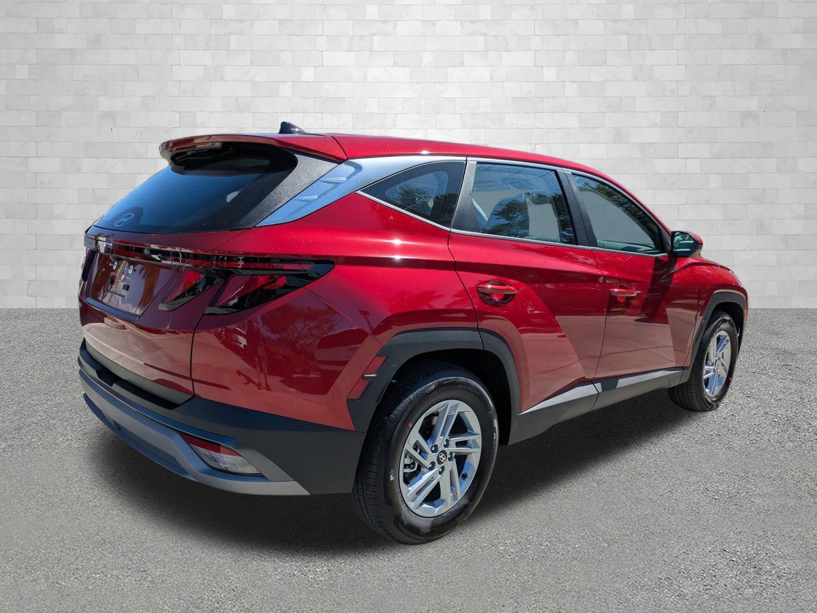 Hyundai Tucson Se Fwd Front Wheel Drive Sport Utility - Thumbnail 3