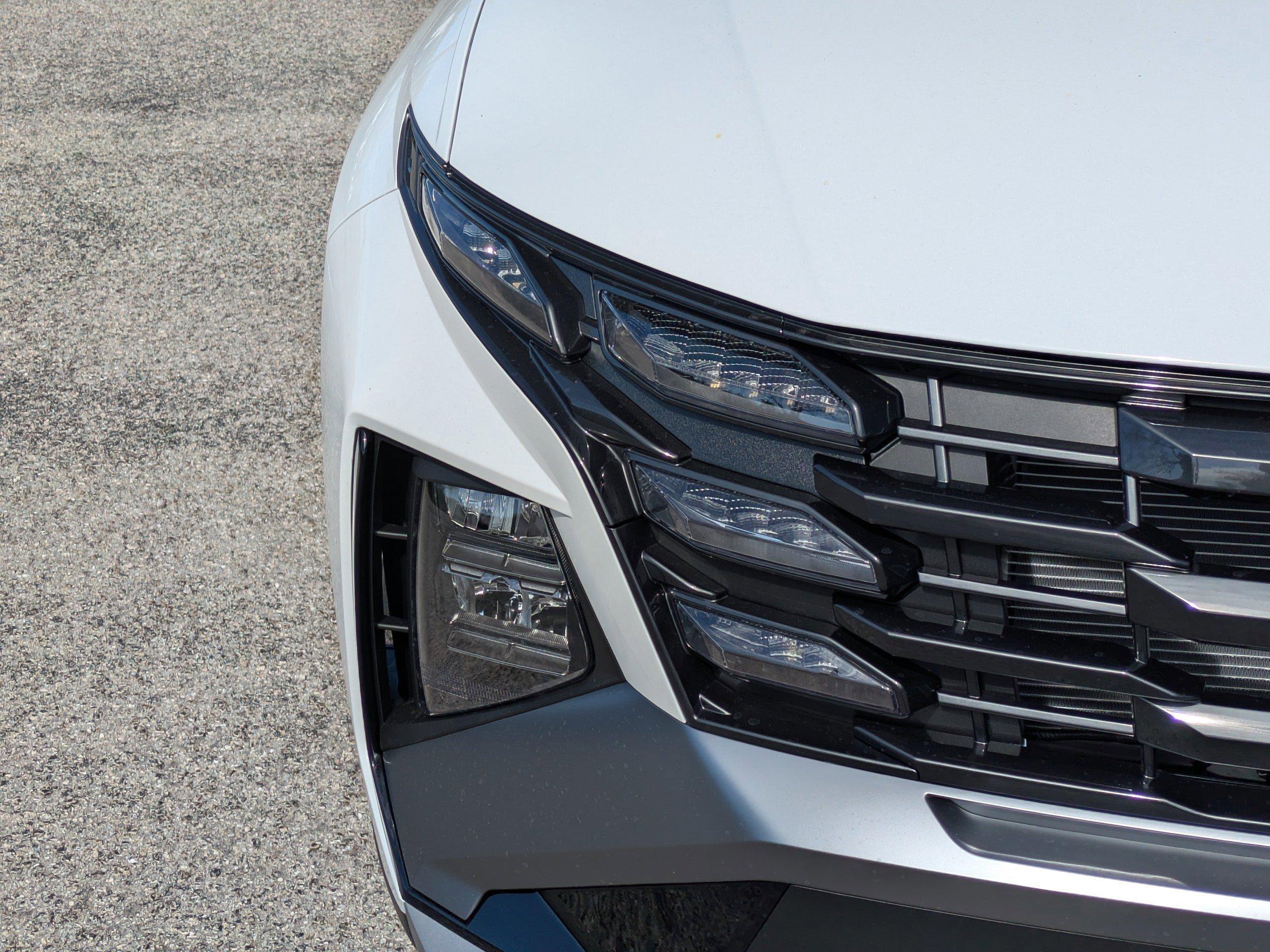 Hyundai Tucson Se Fwd Front Wheel Drive Sport Utility - Thumbnail 8