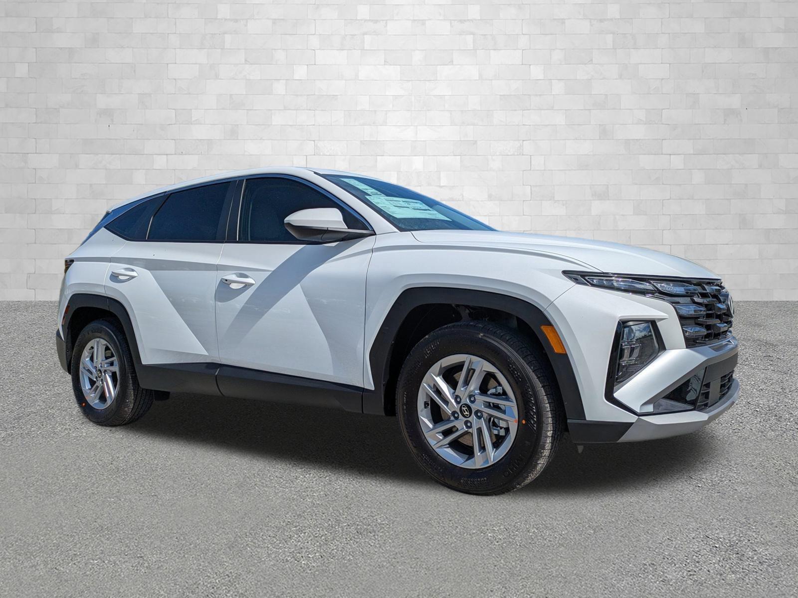 Hyundai Tucson Se Fwd Front Wheel Drive Sport Utility - Thumbnail 2