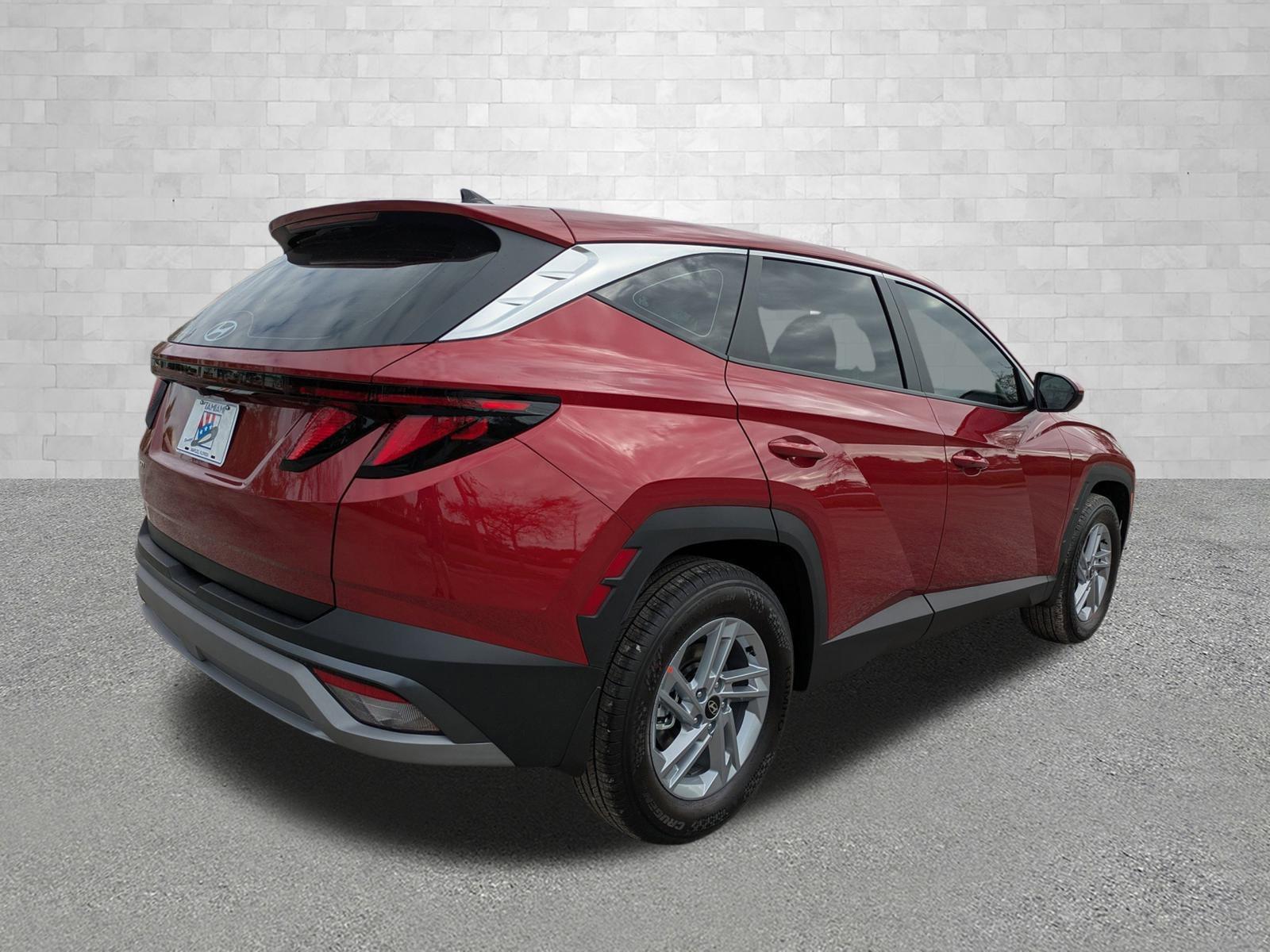 Hyundai Tucson Se Fwd Front Wheel Drive Sport Utility - View 1