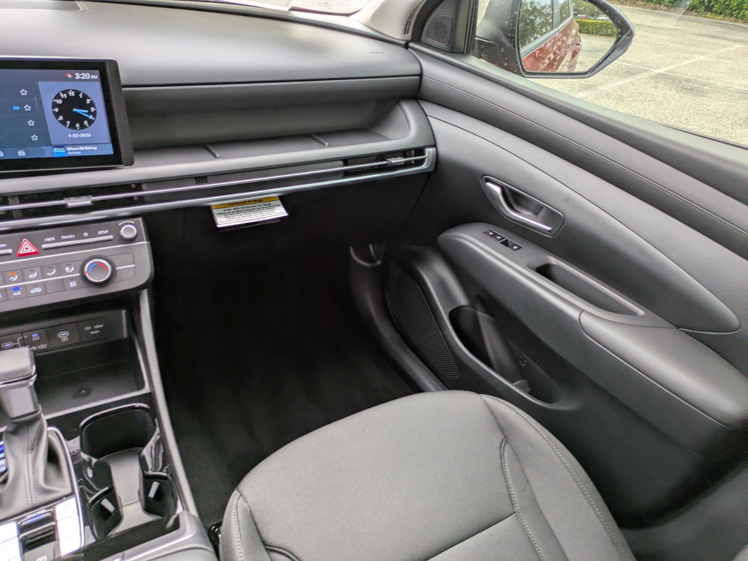 Hyundai Tucson Se Fwd Front Wheel Drive Sport Utility - Thumbnail 10