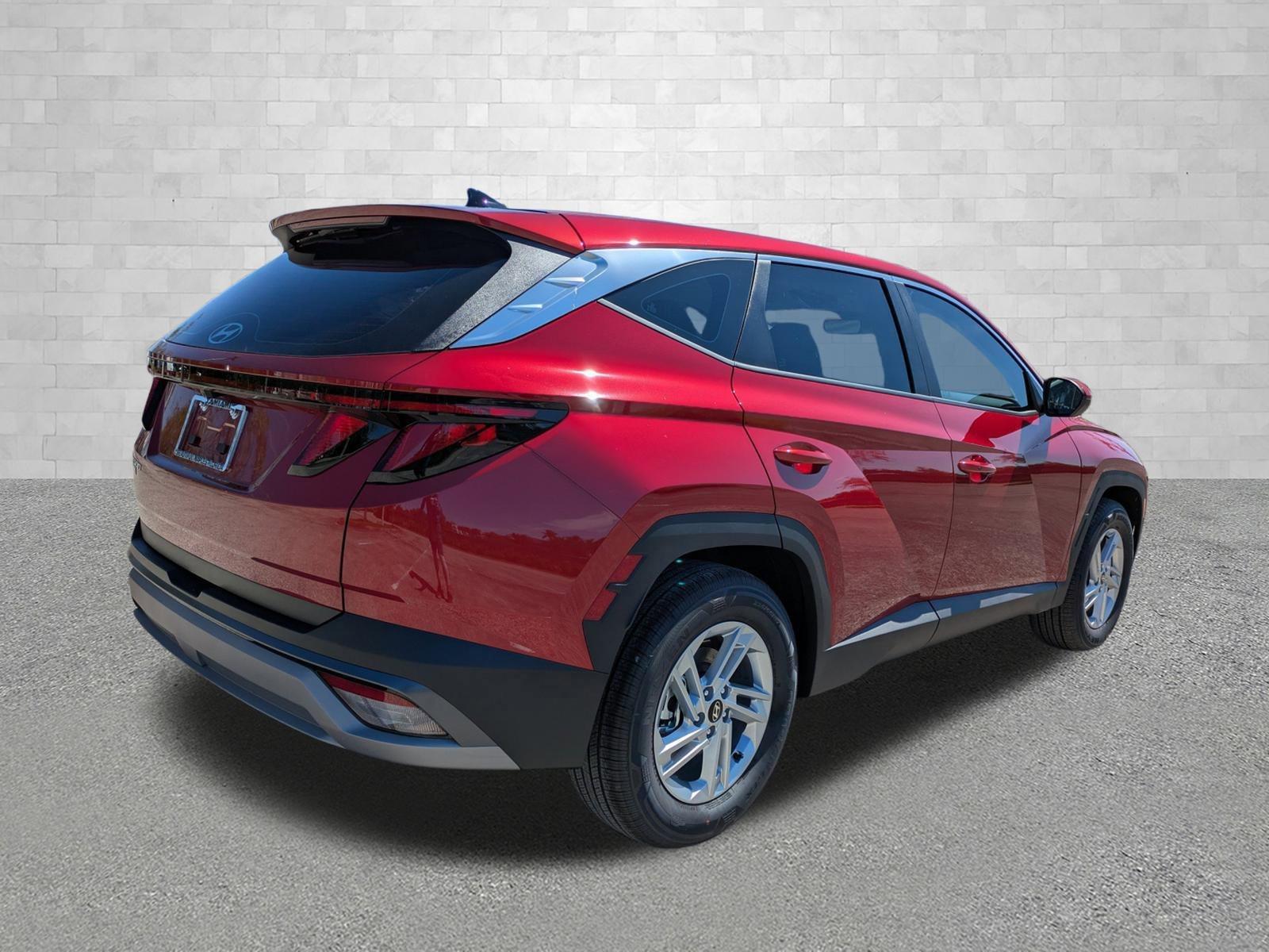 Hyundai Tucson Se Fwd Front Wheel Drive Sport Utility - Thumbnail 3