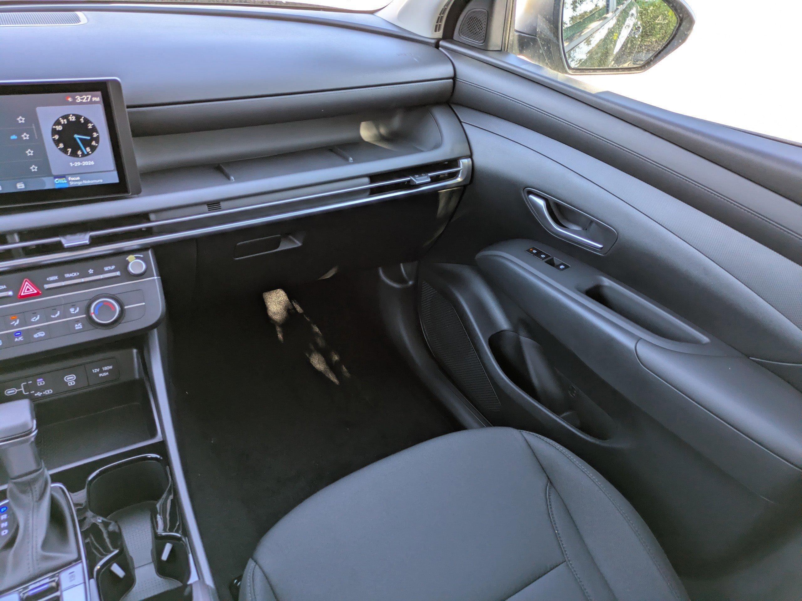 Hyundai Tucson Se Fwd Front Wheel Drive Sport Utility - Thumbnail 12