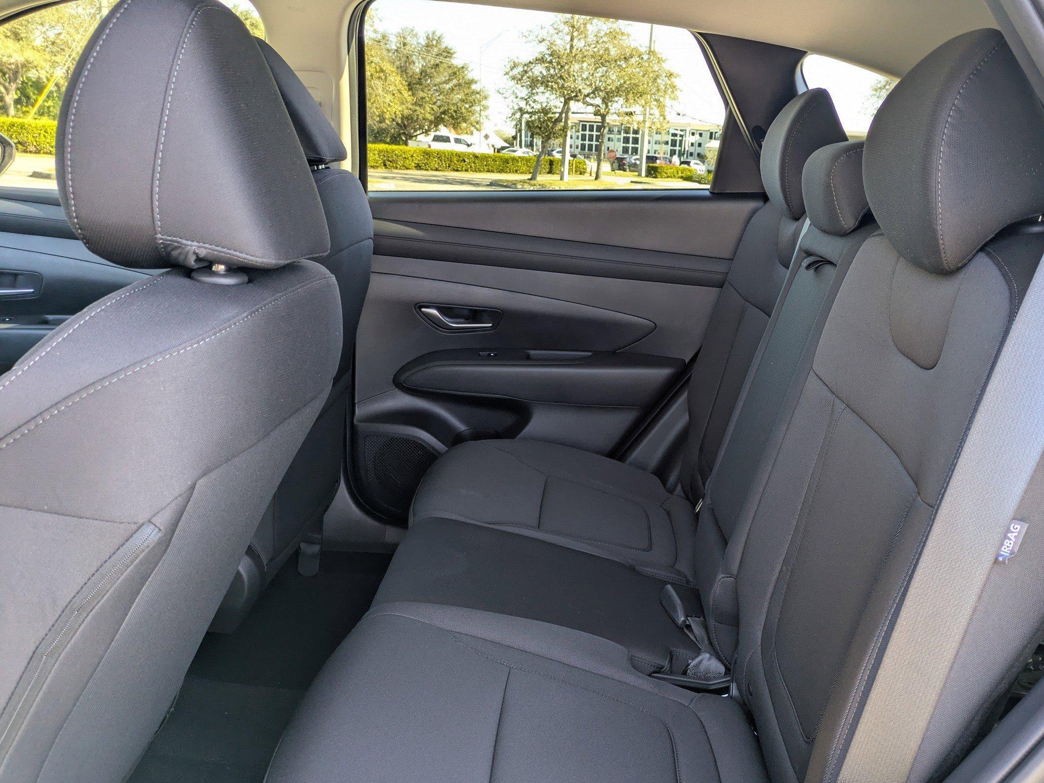 Hyundai Tucson Se Fwd Front Wheel Drive Sport Utility - Thumbnail 15