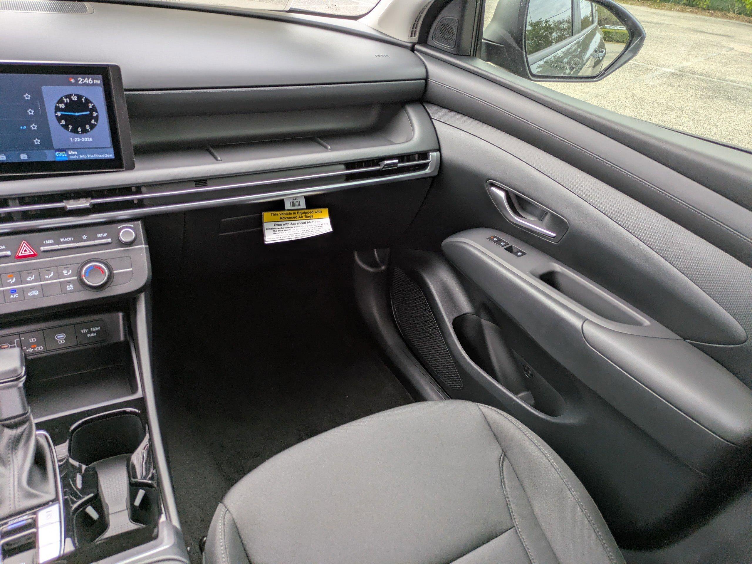 Hyundai Tucson Se Fwd Front Wheel Drive Sport Utility - Thumbnail 12