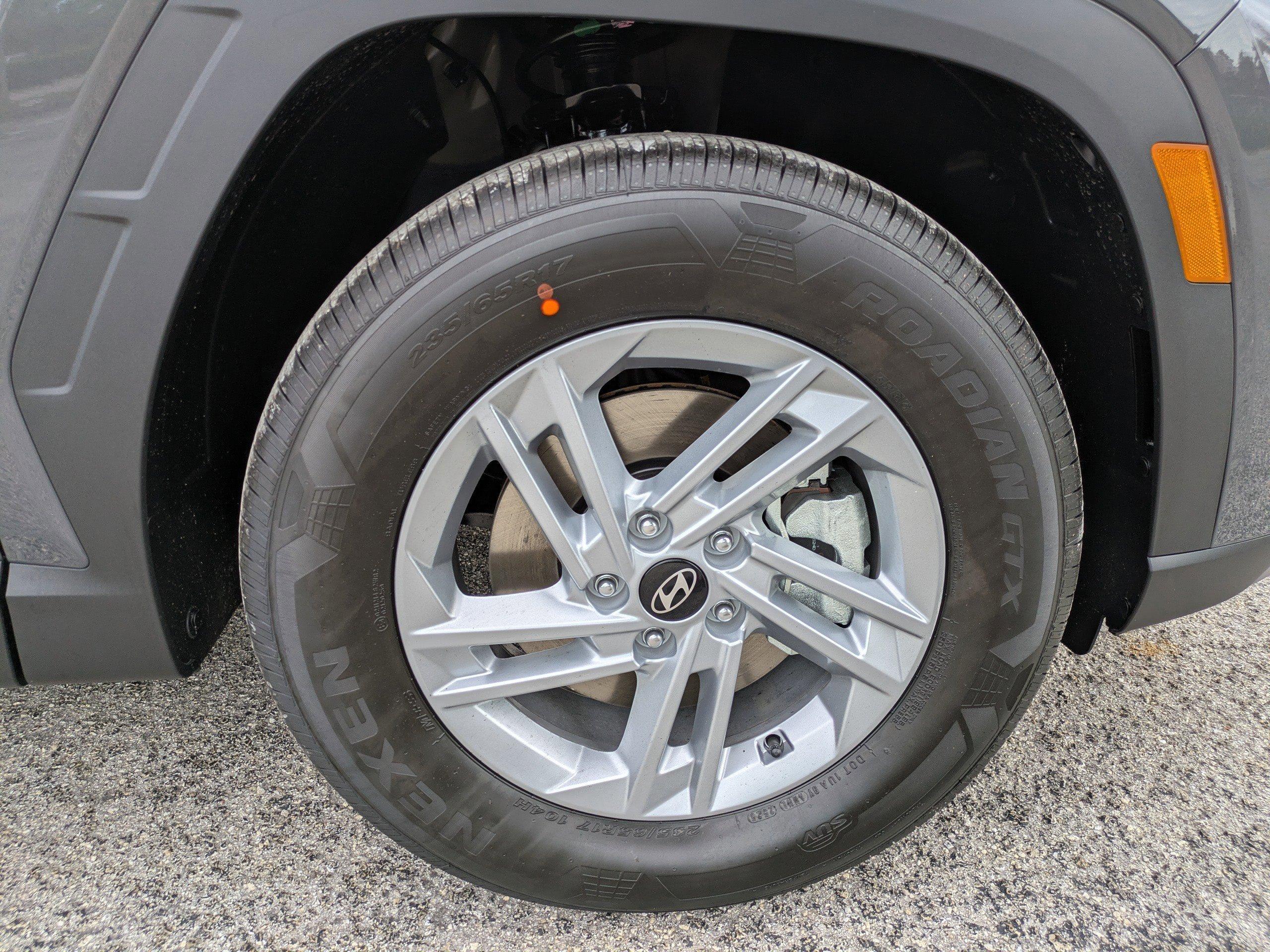 Hyundai Tucson Se Fwd Front Wheel Drive Sport Utility - Thumbnail 9