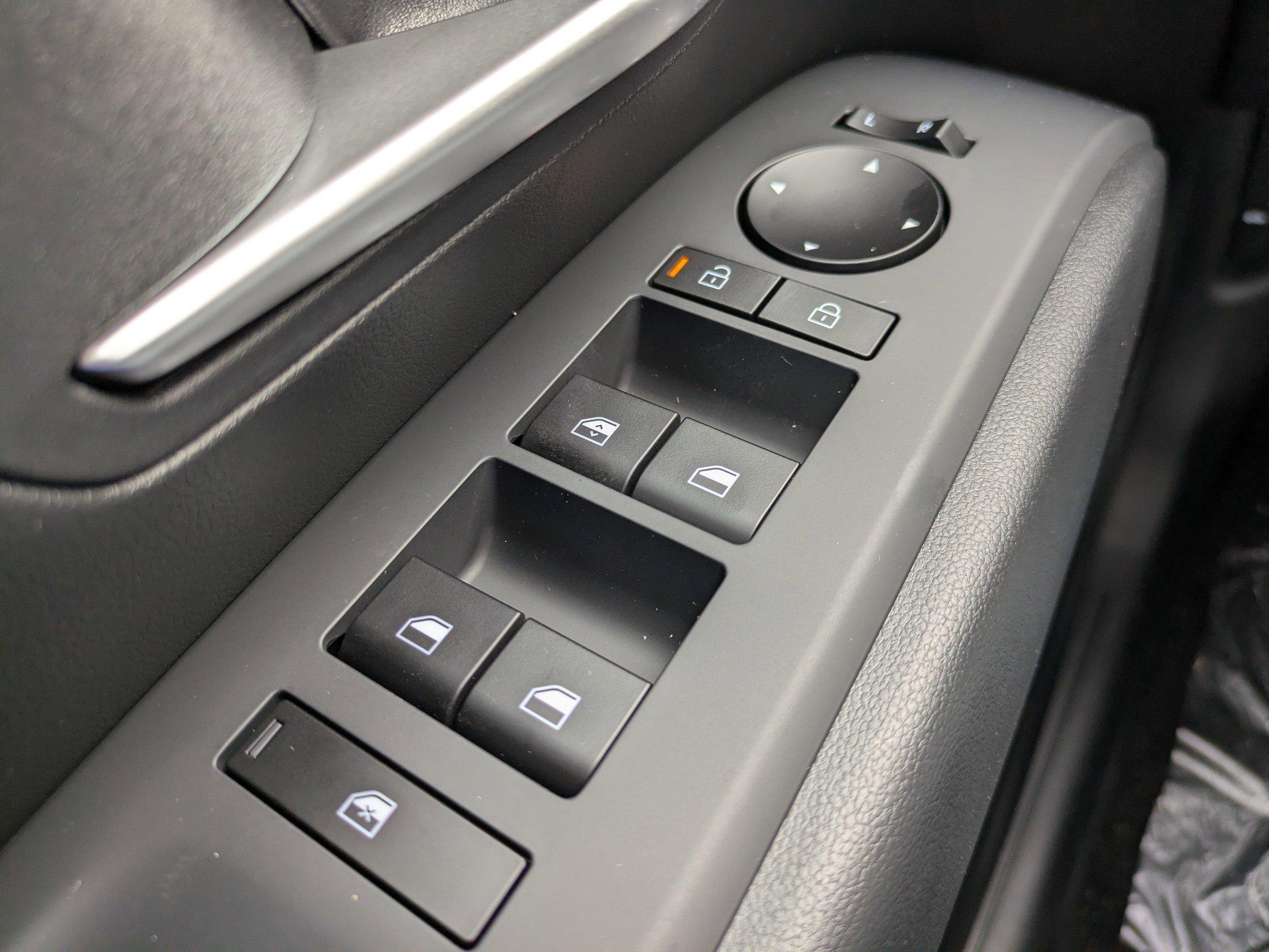 Hyundai Tucson Se Fwd Front Wheel Drive Sport Utility - Thumbnail 16