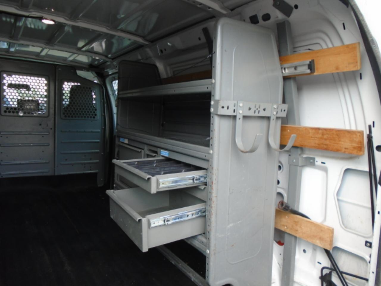 Ford Econoline Cargo Vane-250 Commercial - Thumbnail 13