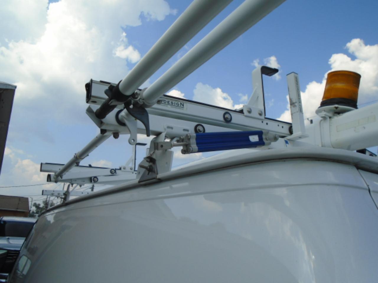 Ford Econoline Cargo Vane-250 Commercial - Thumbnail 16