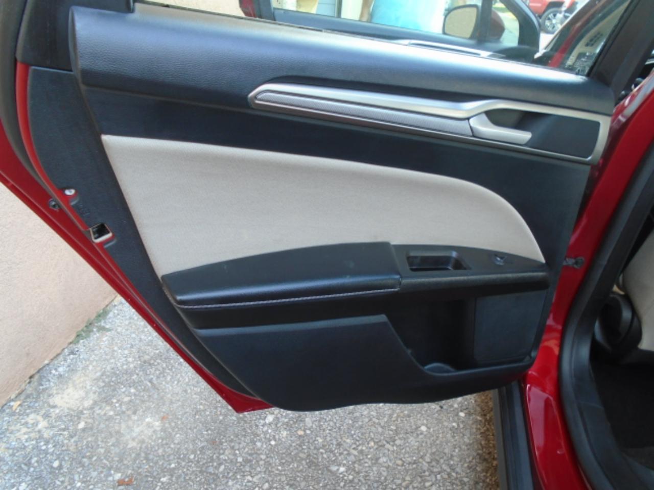 Ford Fusions Fwd - Thumbnail 11