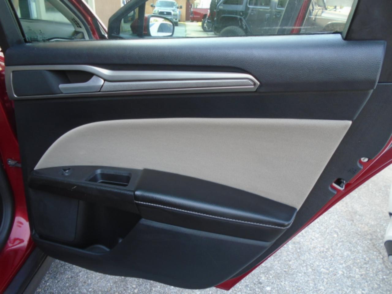 Ford Fusions Fwd - Thumbnail 10