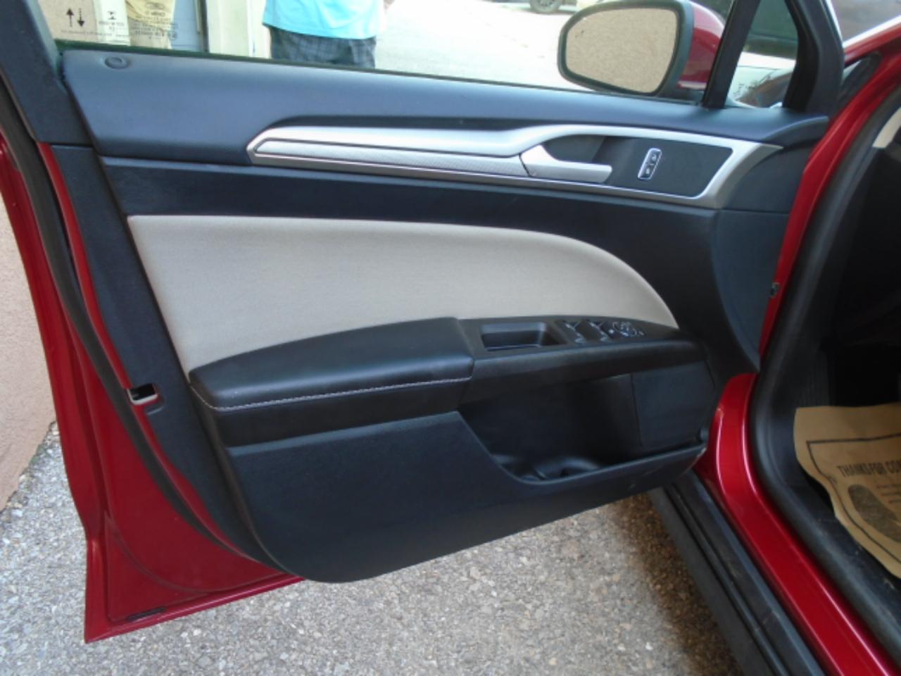 Ford Fusions Fwd - Thumbnail 13