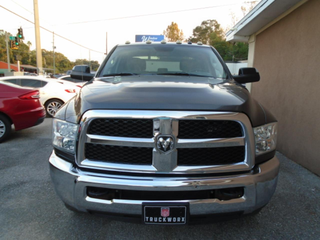 Ram 3500Tradesman 4X4 Crew Cab 8' Box - Thumbnail 2
