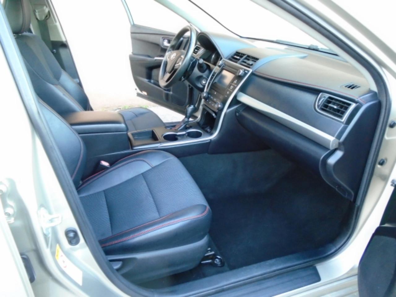 Toyota Camry4Dr Sdn I4 Auto Se W/Special Edition Pkg (Natl) - Thumbnail 15