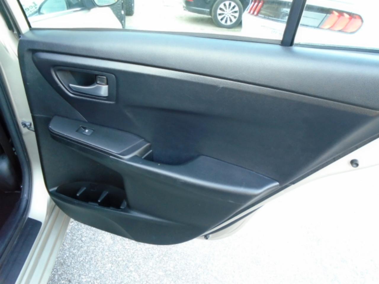 Toyota Camry4Dr Sdn I4 Auto Se W/Special Edition Pkg (Natl) - Thumbnail 14