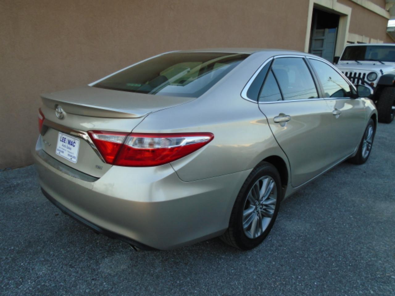 Toyota Camry4Dr Sdn I4 Auto Se W/Special Edition Pkg (Natl) - Thumbnail 6