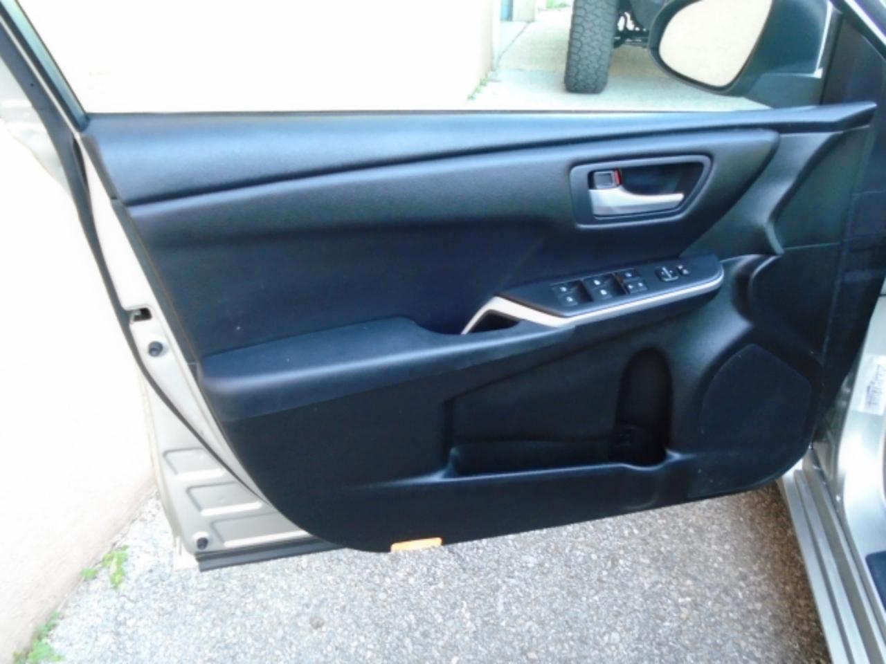 Toyota Camry4Dr Sdn I4 Auto Se W/Special Edition Pkg (Natl) - Thumbnail 12