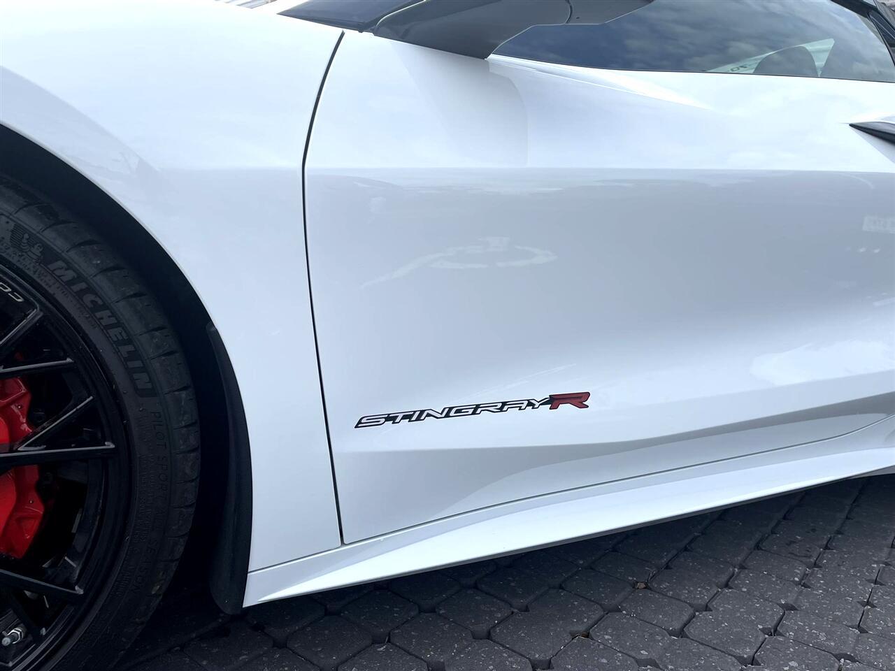 Chevrolet Corvette - Thumbnail 10