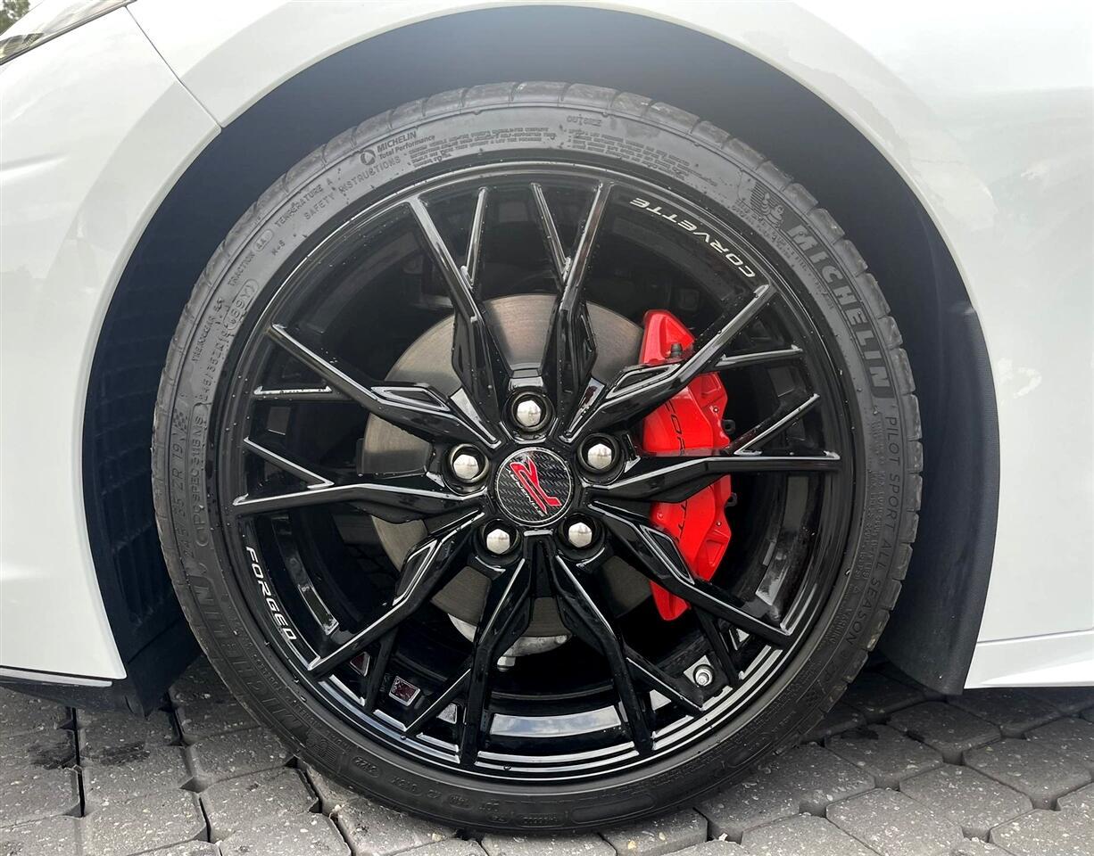 Chevrolet Corvette - Thumbnail 9