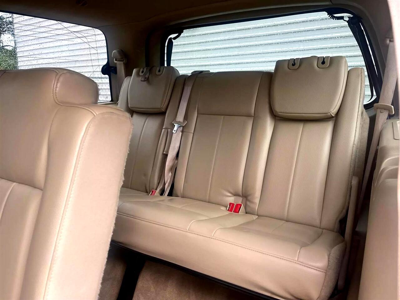 Ford Expedition - Thumbnail 2