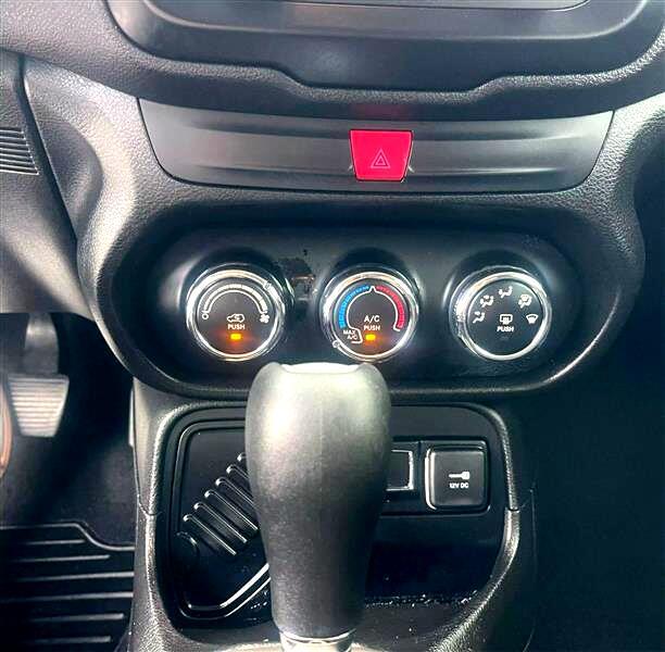 Jeep Renegade - Thumbnail 10