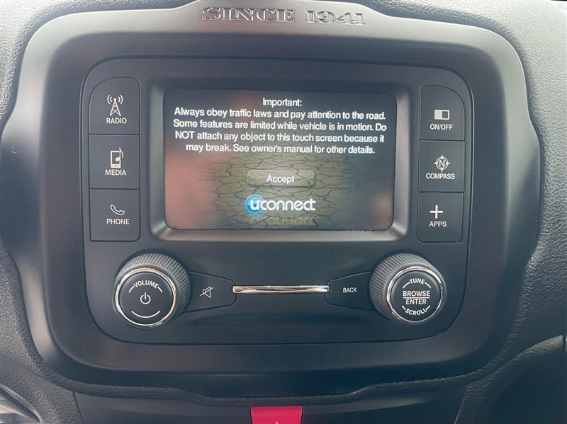 Jeep Renegade - Thumbnail 9