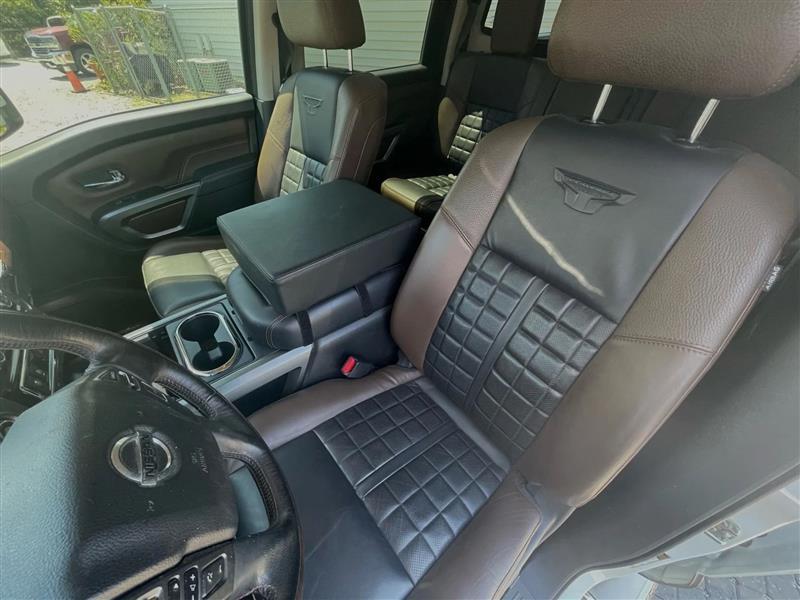 Nissan Titan - Thumbnail 8