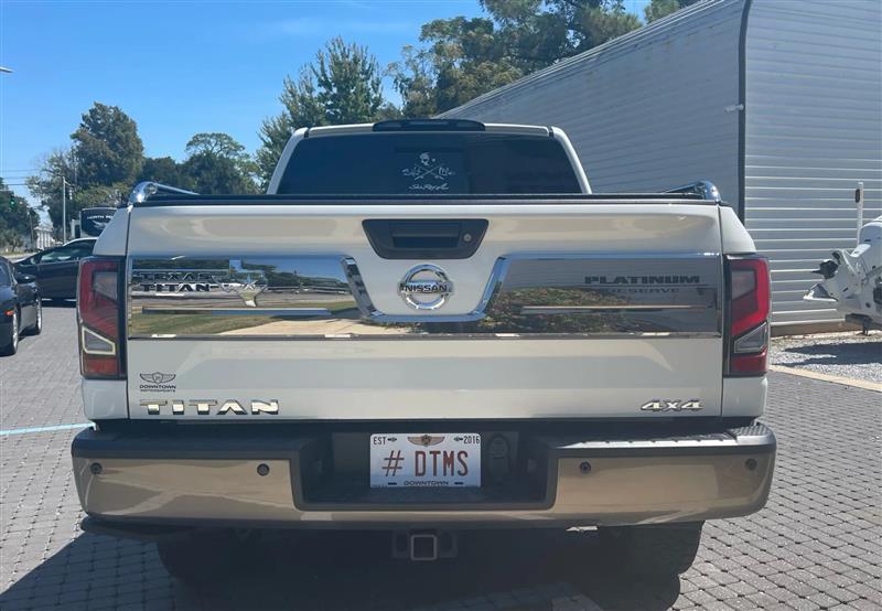 Nissan Titan - Thumbnail 5