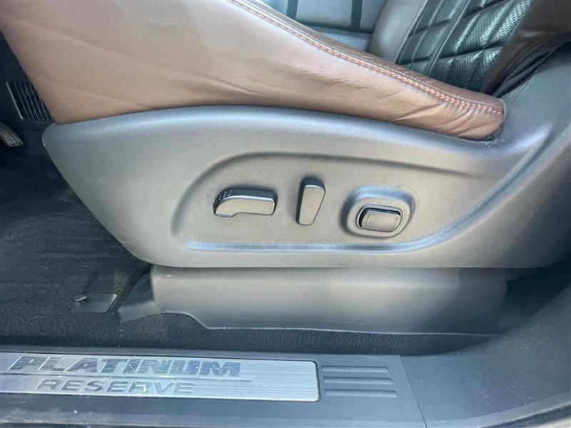 Nissan Titan - Thumbnail 9