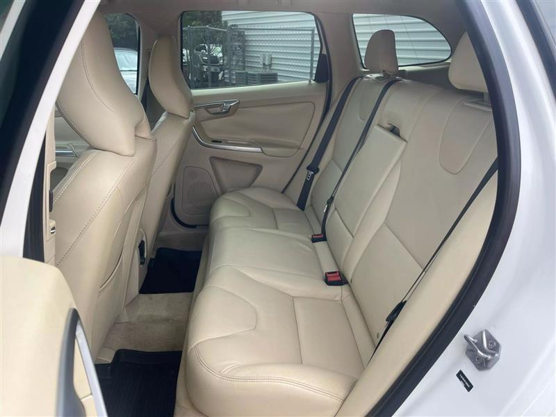 Volvo Xc60 - Thumbnail 19