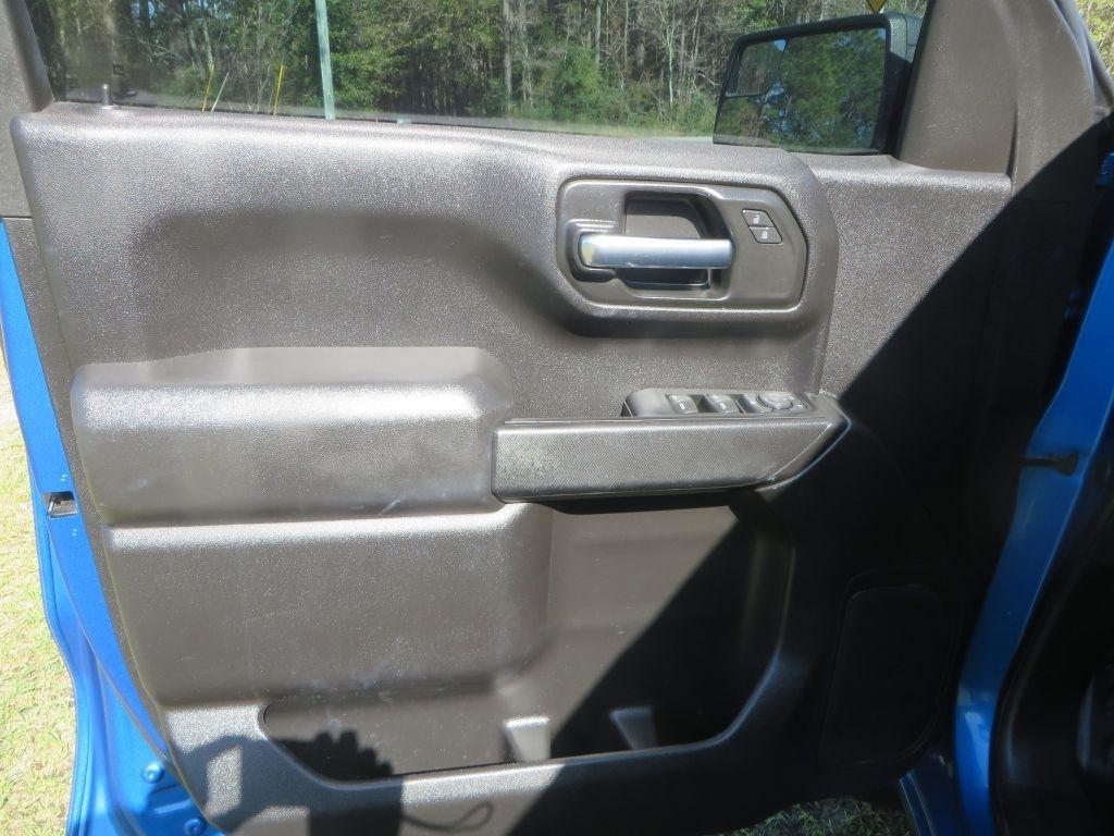 Chevrolet Silverado 1500 - Thumbnail 10