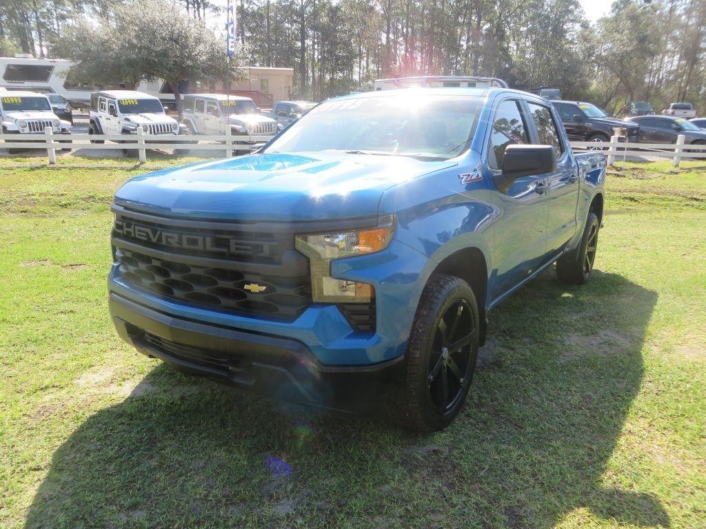 Chevrolet Silverado 1500 - Thumbnail 2