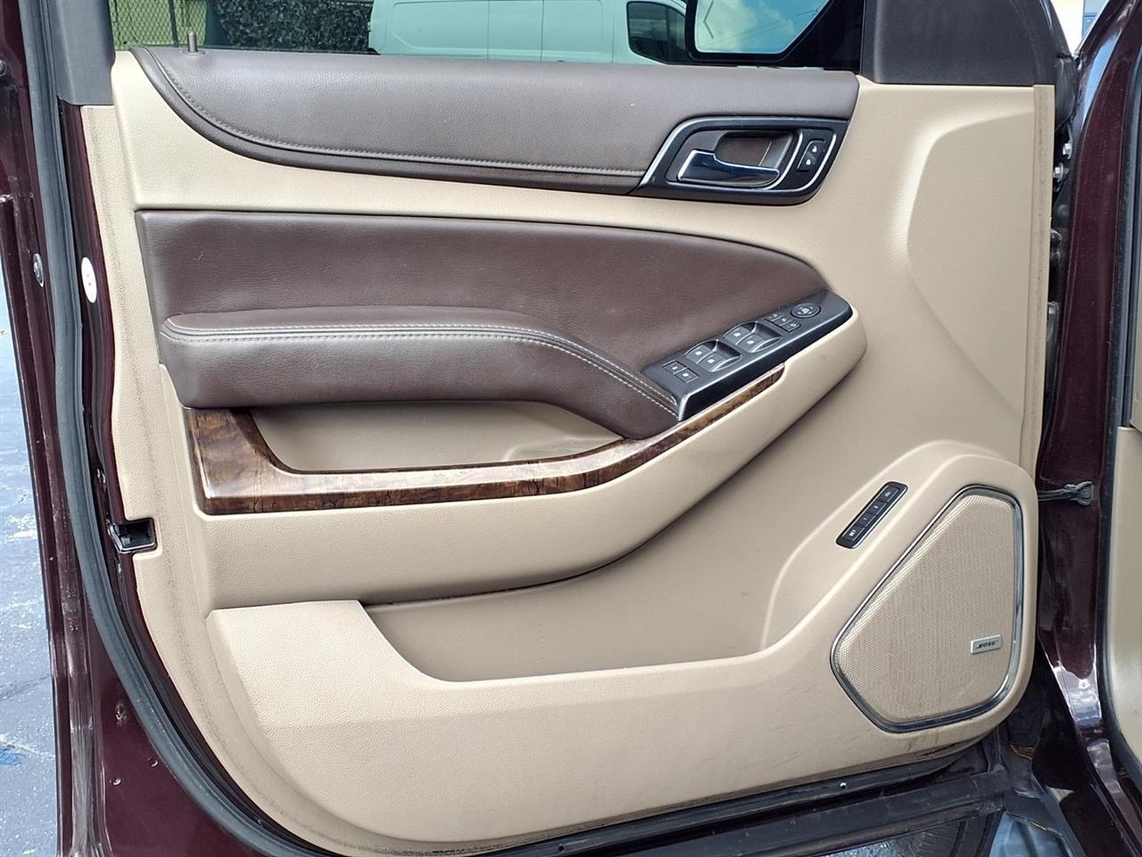 Chevrolet Suburbanlt 2Wd - Thumbnail 10