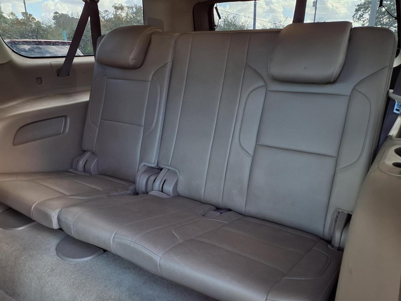 Chevrolet Suburbanlt 2Wd - Thumbnail 14