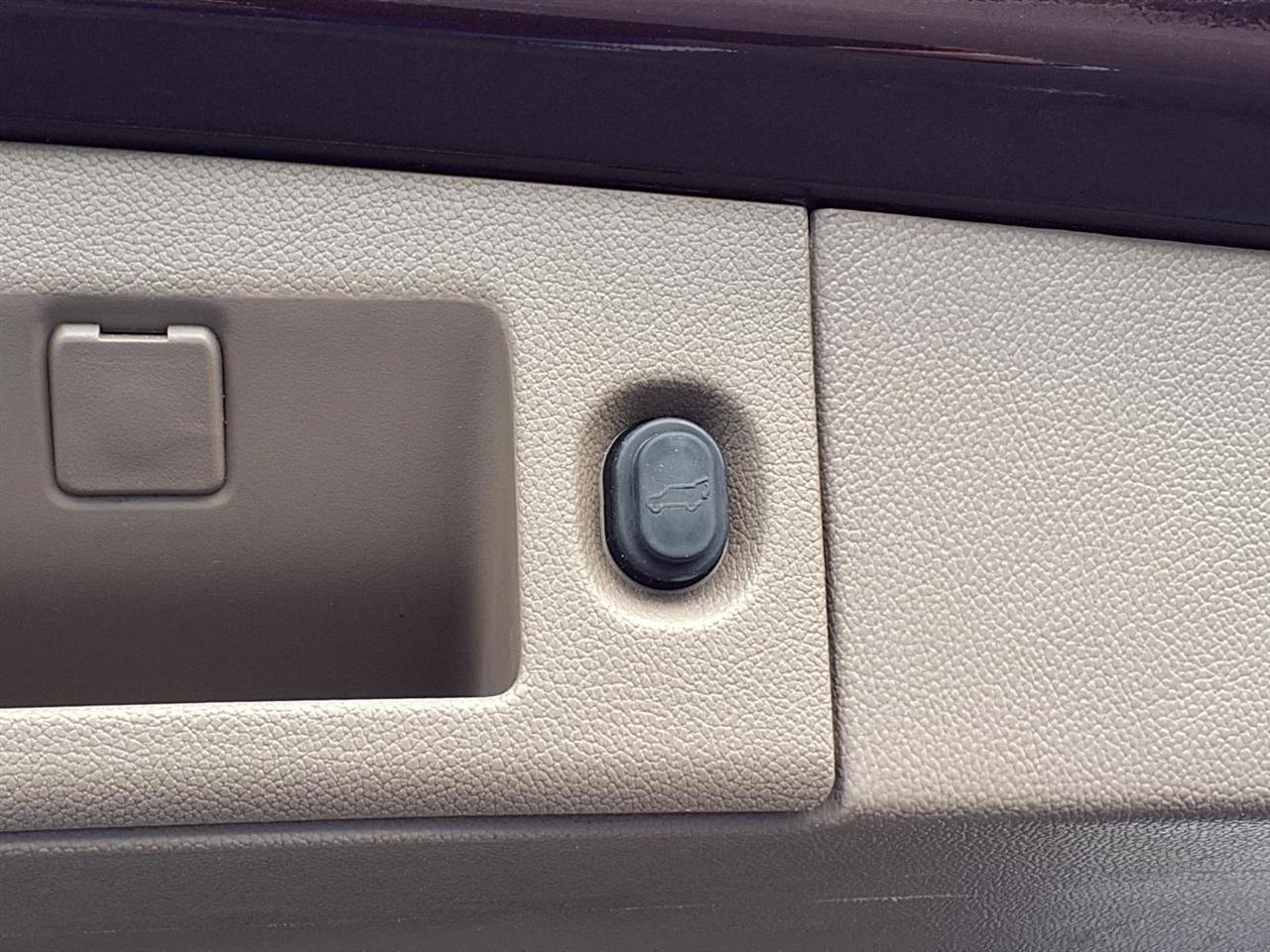 Chevrolet Suburbanlt 2Wd - Thumbnail 18