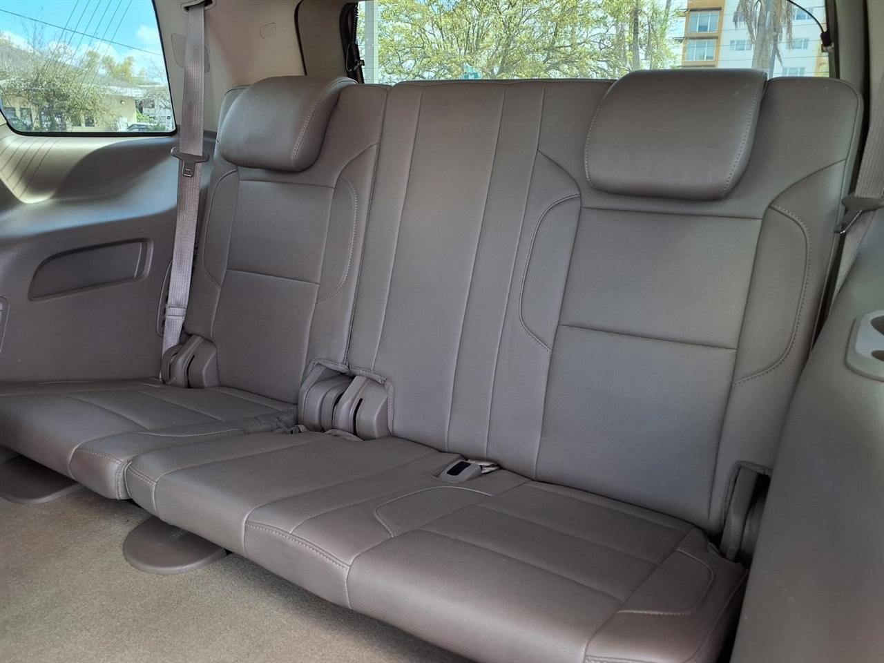 Chevrolet Tahoe - Thumbnail 16