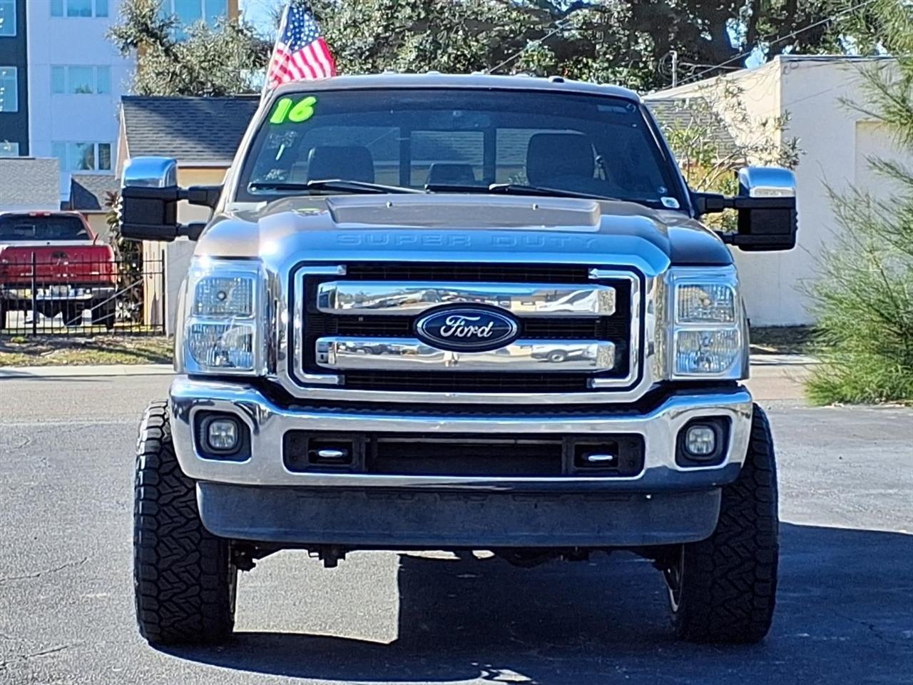 Ford F-250 Sdlariat Crew Cab 4Wd - Thumbnail 2