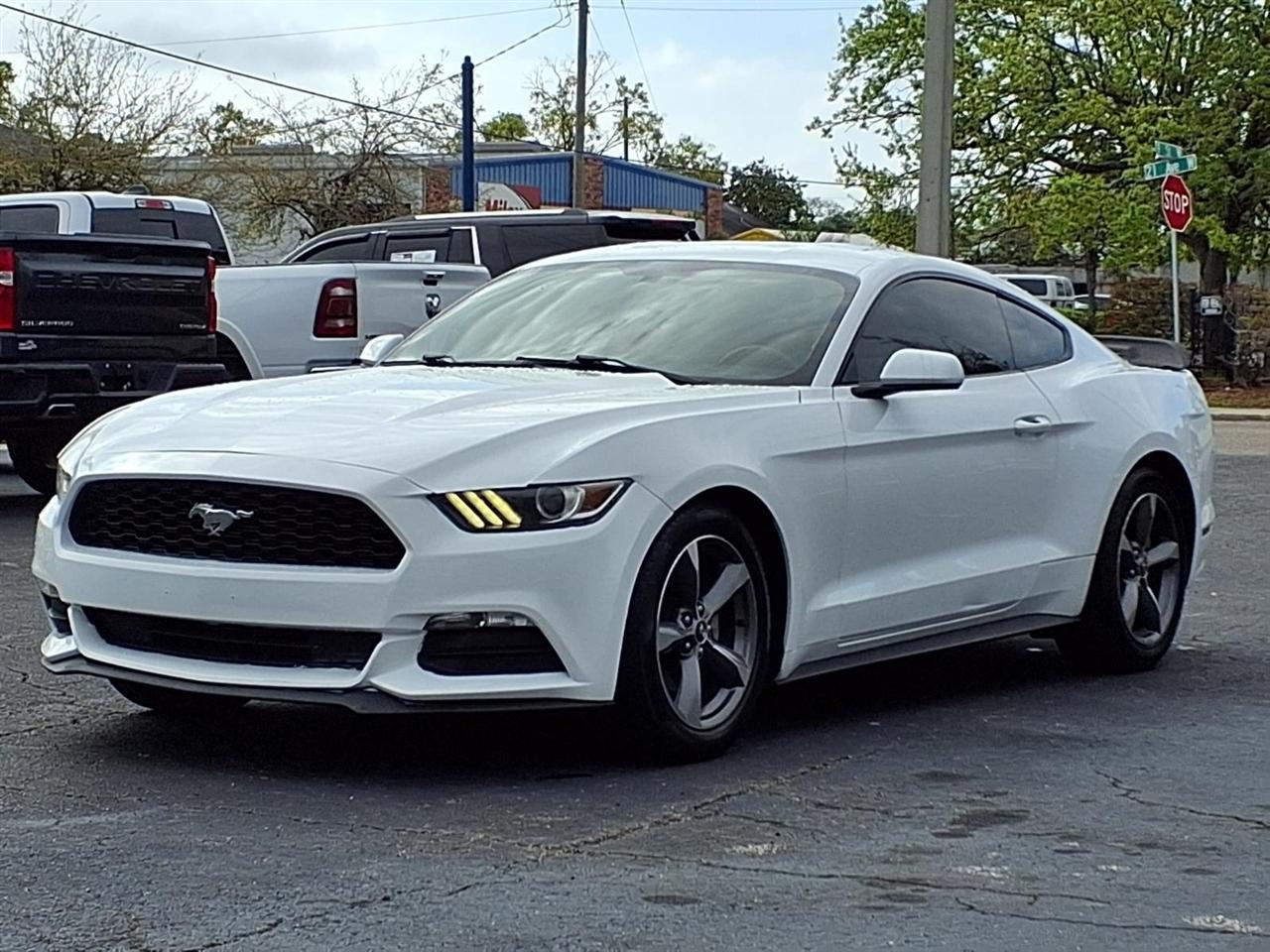 Ford Mustang - Thumbnail 17
