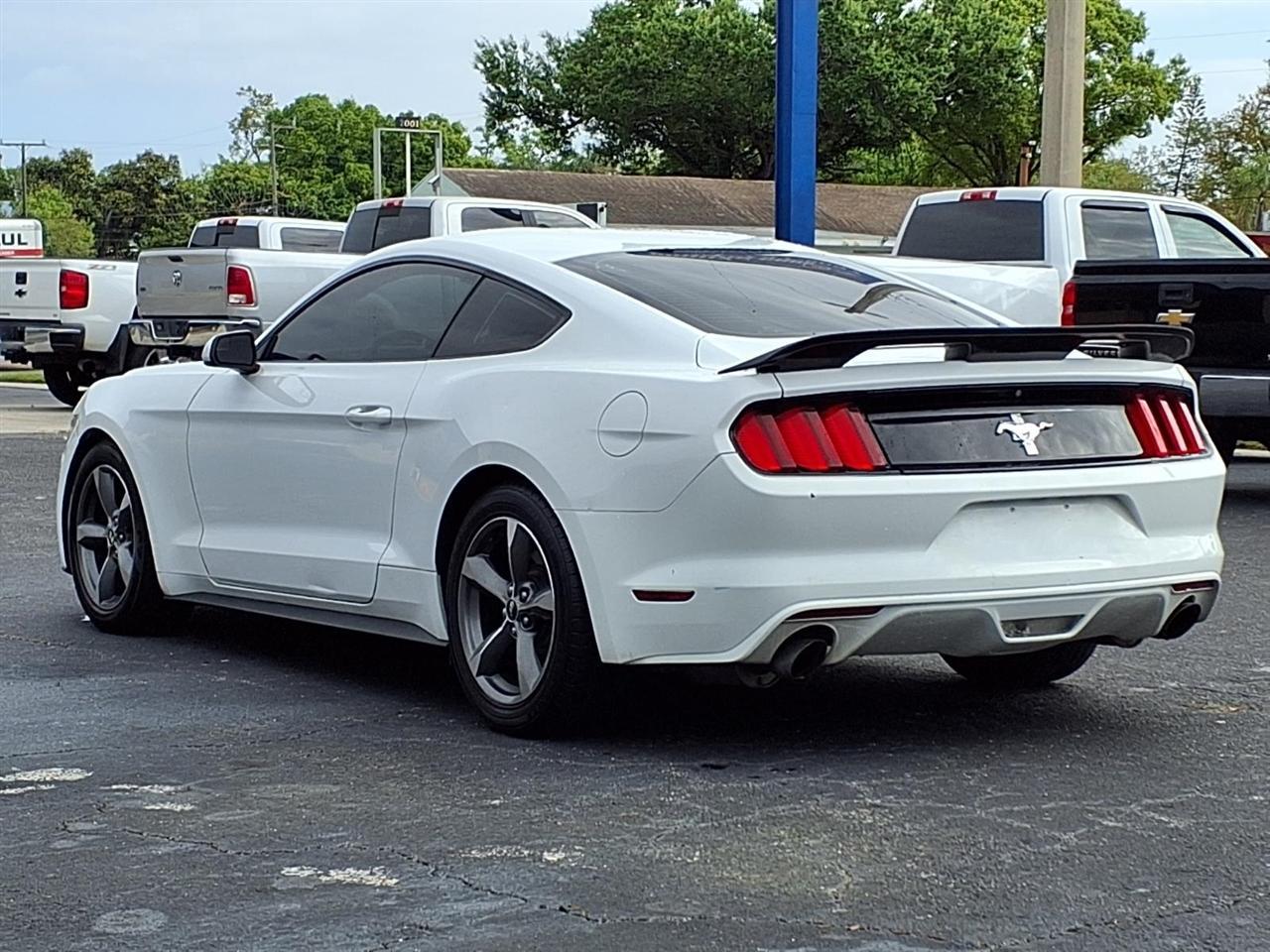 Ford Mustang - Thumbnail 15